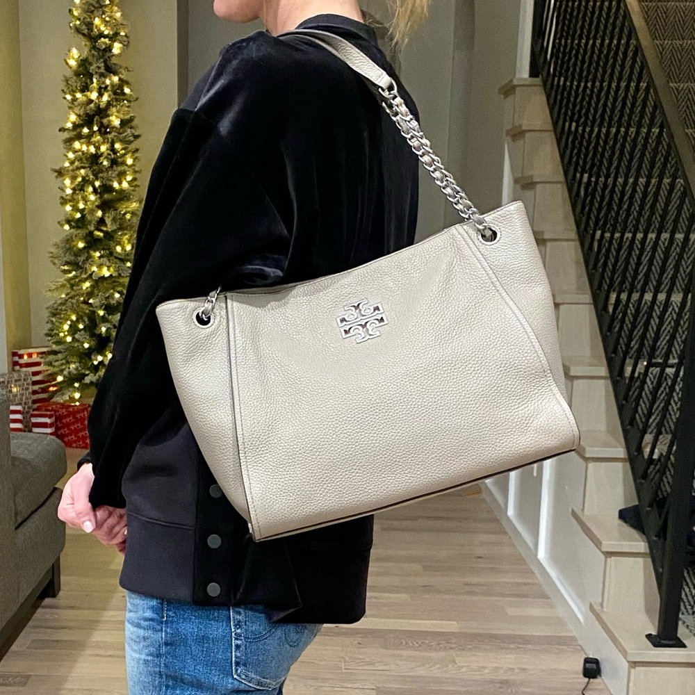 NWT and dust bag Tory Burch chain tote